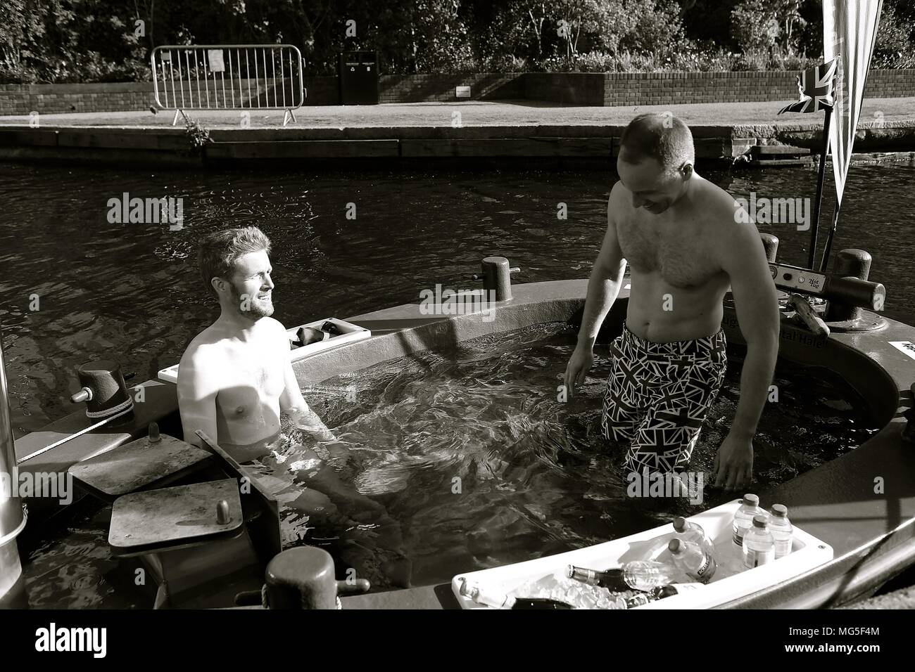 Bain à remous avec Royal assimilés célébrant le prince Harry's stag n 26 avril 2018 Banque D'Images