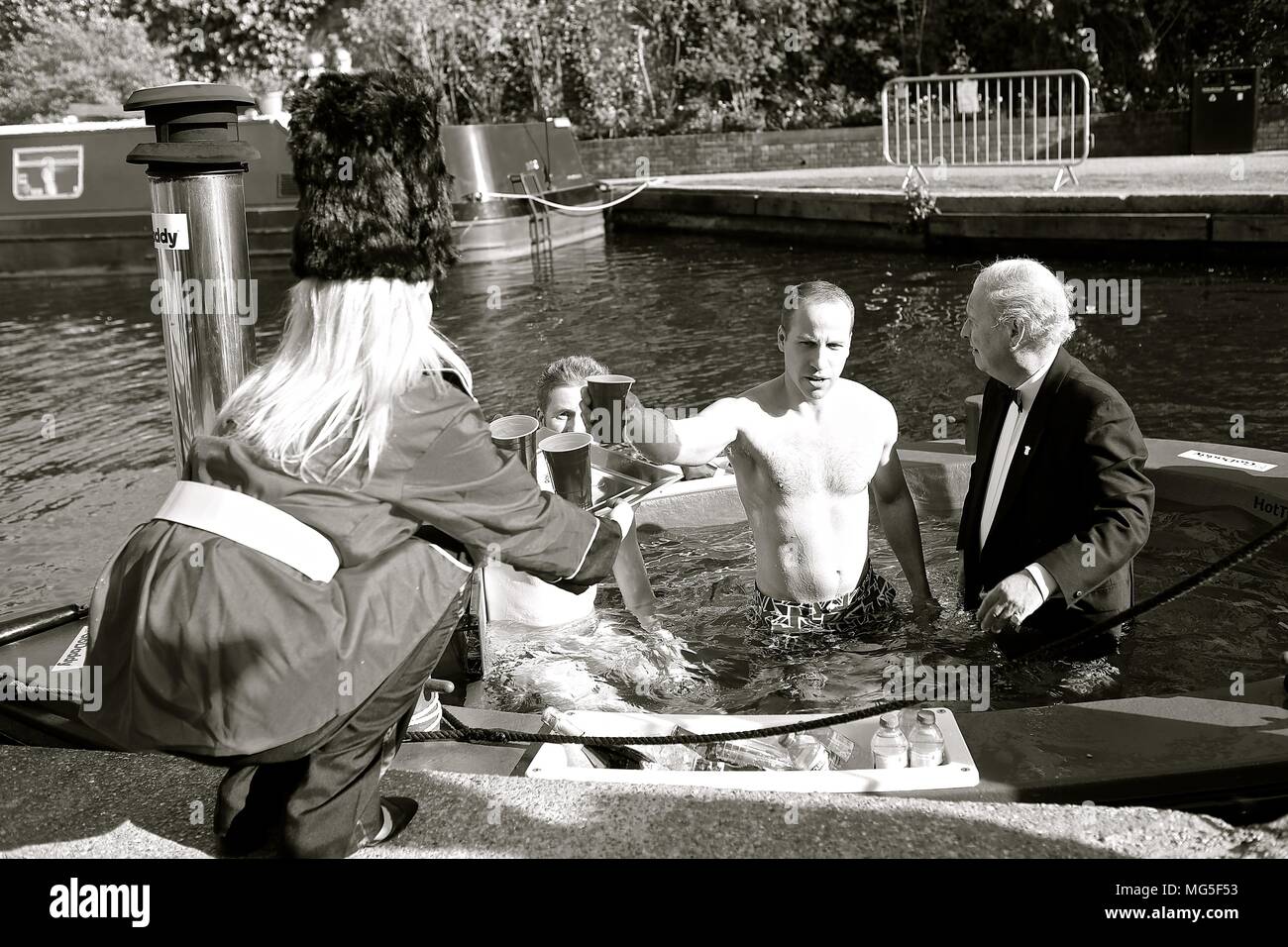 Bain à remous avec Royal assimilés célébrant le prince Harry's stag n 26 avril 2018 Banque D'Images