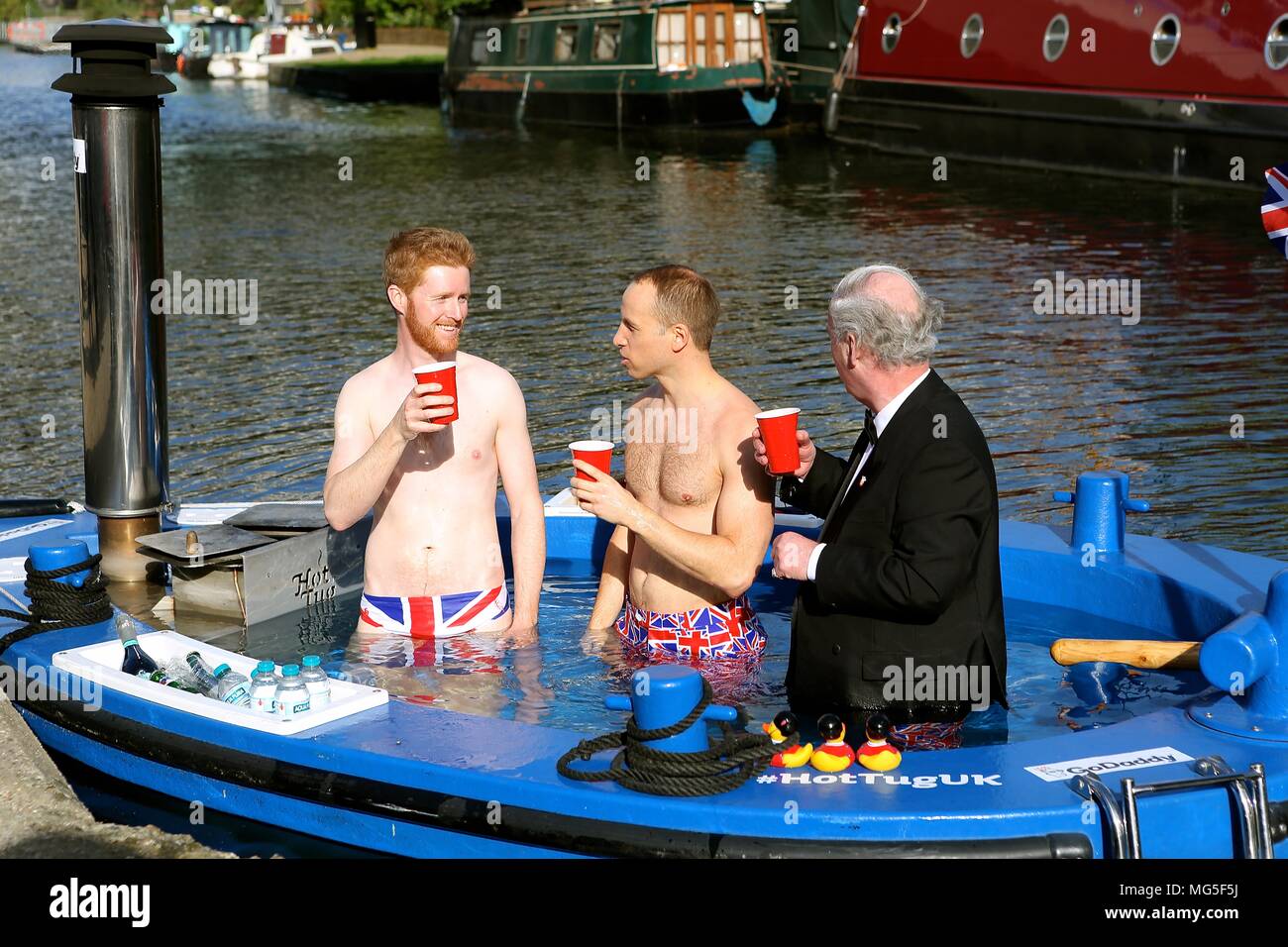 Bain à remous avec Royal assimilés célébrant le prince Harry's stag n 26 avril 2018 Banque D'Images