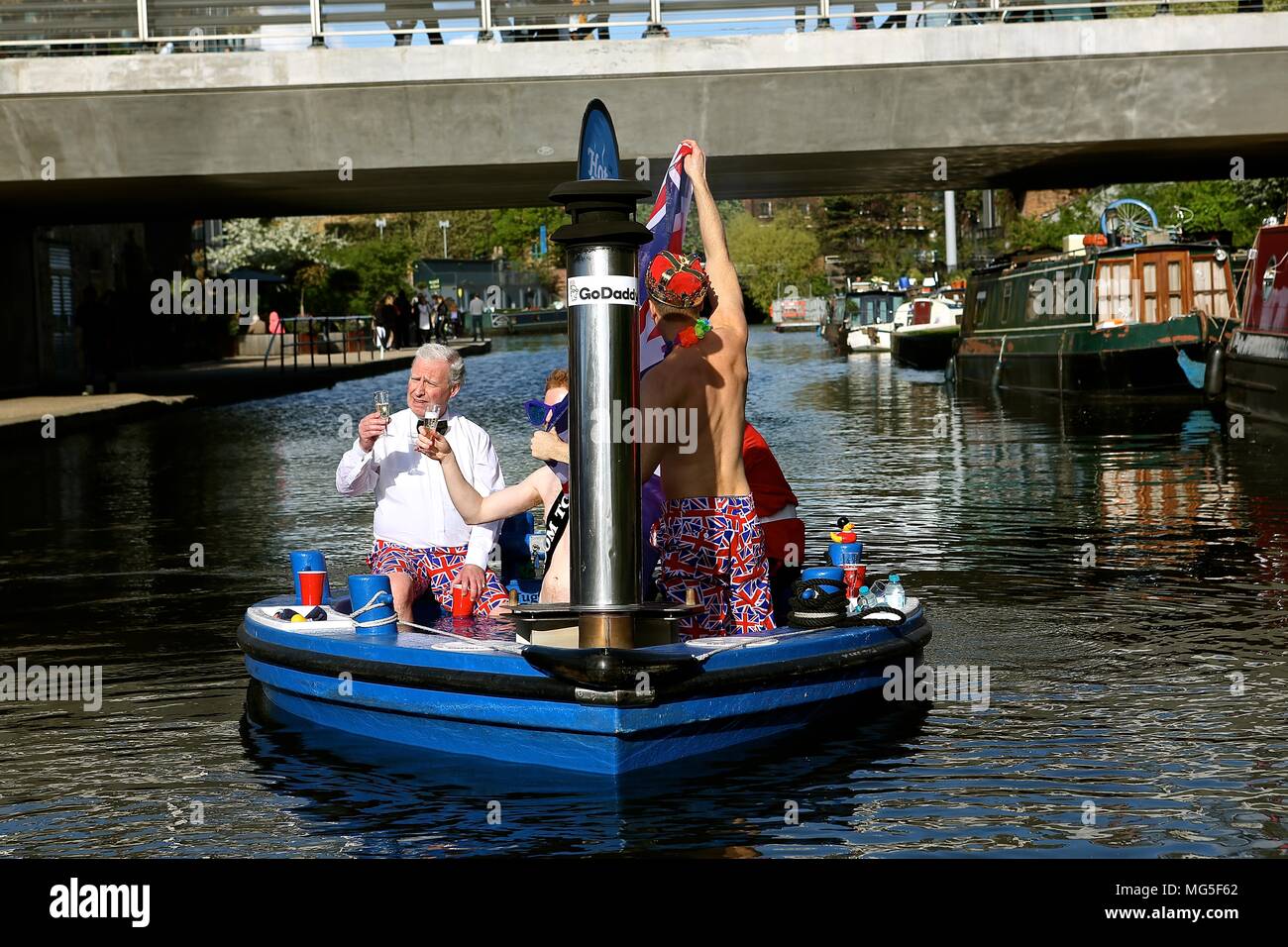 Bain à remous avec Royal assimilés célébrant le prince Harry's stag n 26 avril 2018 Banque D'Images