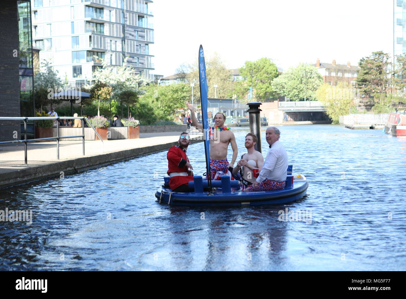 Bain à remous avec Royal assimilés célébrant le prince Harry's stag n 26 avril 2018 Banque D'Images