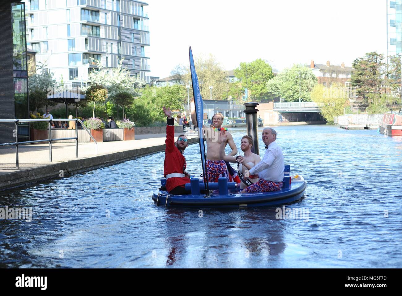 Bain à remous avec Royal assimilés célébrant le prince Harry's stag n 26 avril 2018 Banque D'Images