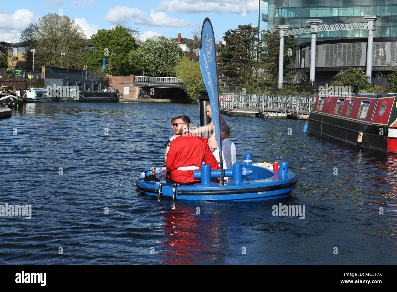 Bain à remous avec Royal assimilés célébrant le prince Harry's stag n 26 avril 2018 Banque D'Images