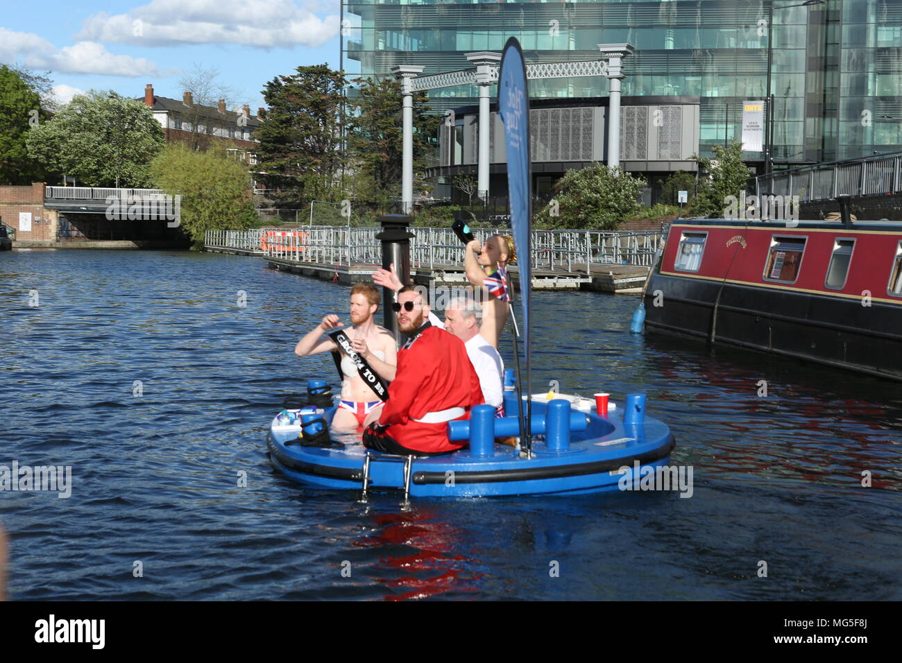 Bain à remous avec Royal assimilés célébrant le prince Harry's stag n 26 avril 2018 Banque D'Images