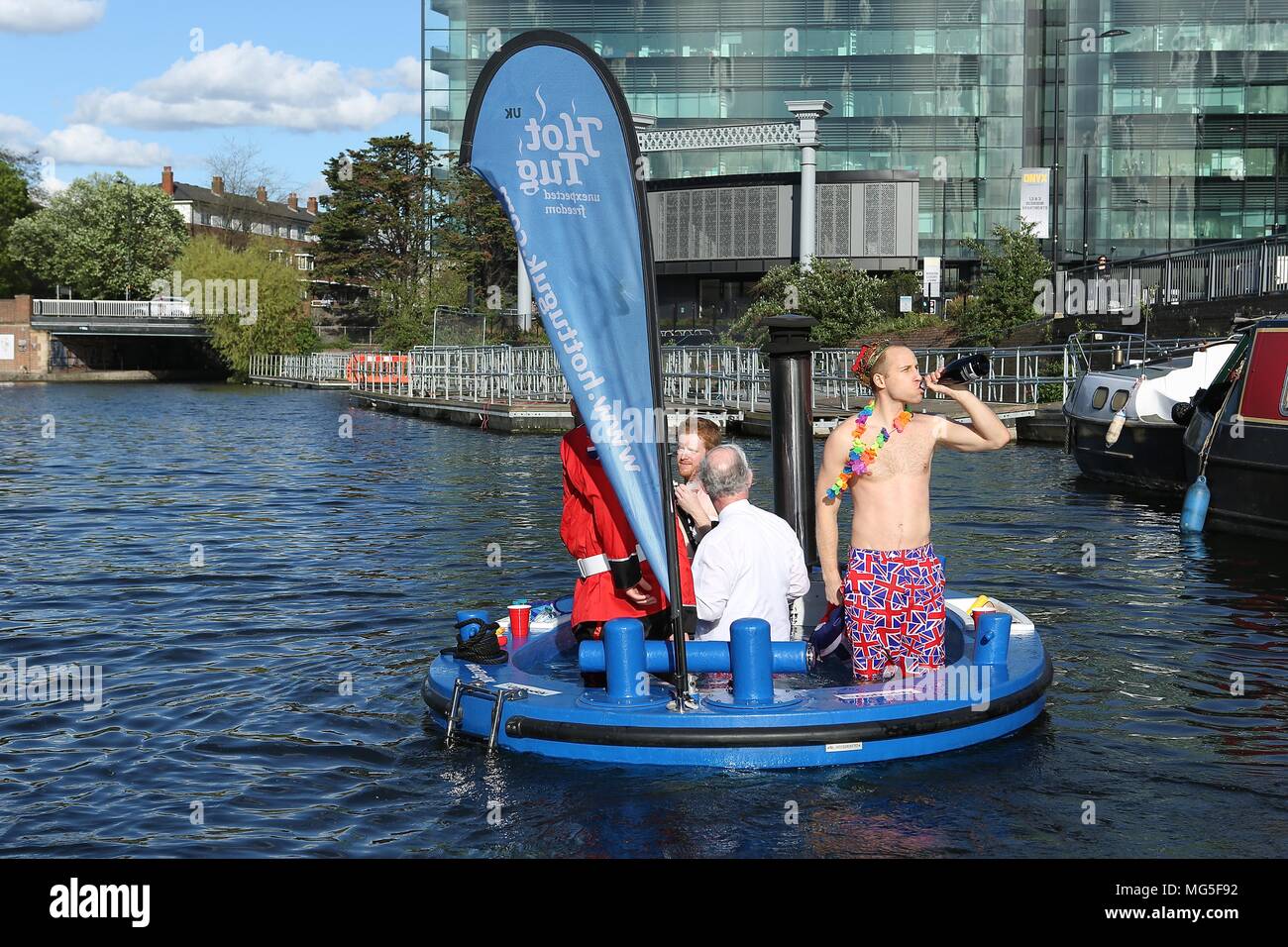 Bain à remous avec Royal assimilés célébrant le prince Harry's stag n 26 avril 2018 Banque D'Images
