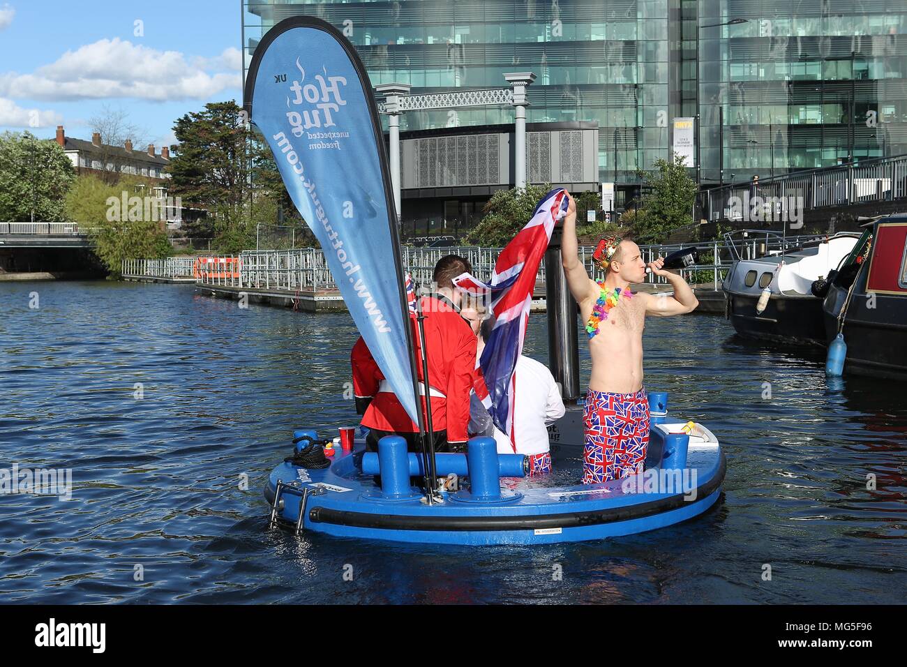 Bain à remous avec Royal assimilés célébrant le prince Harry's stag n 26 avril 2018 Banque D'Images