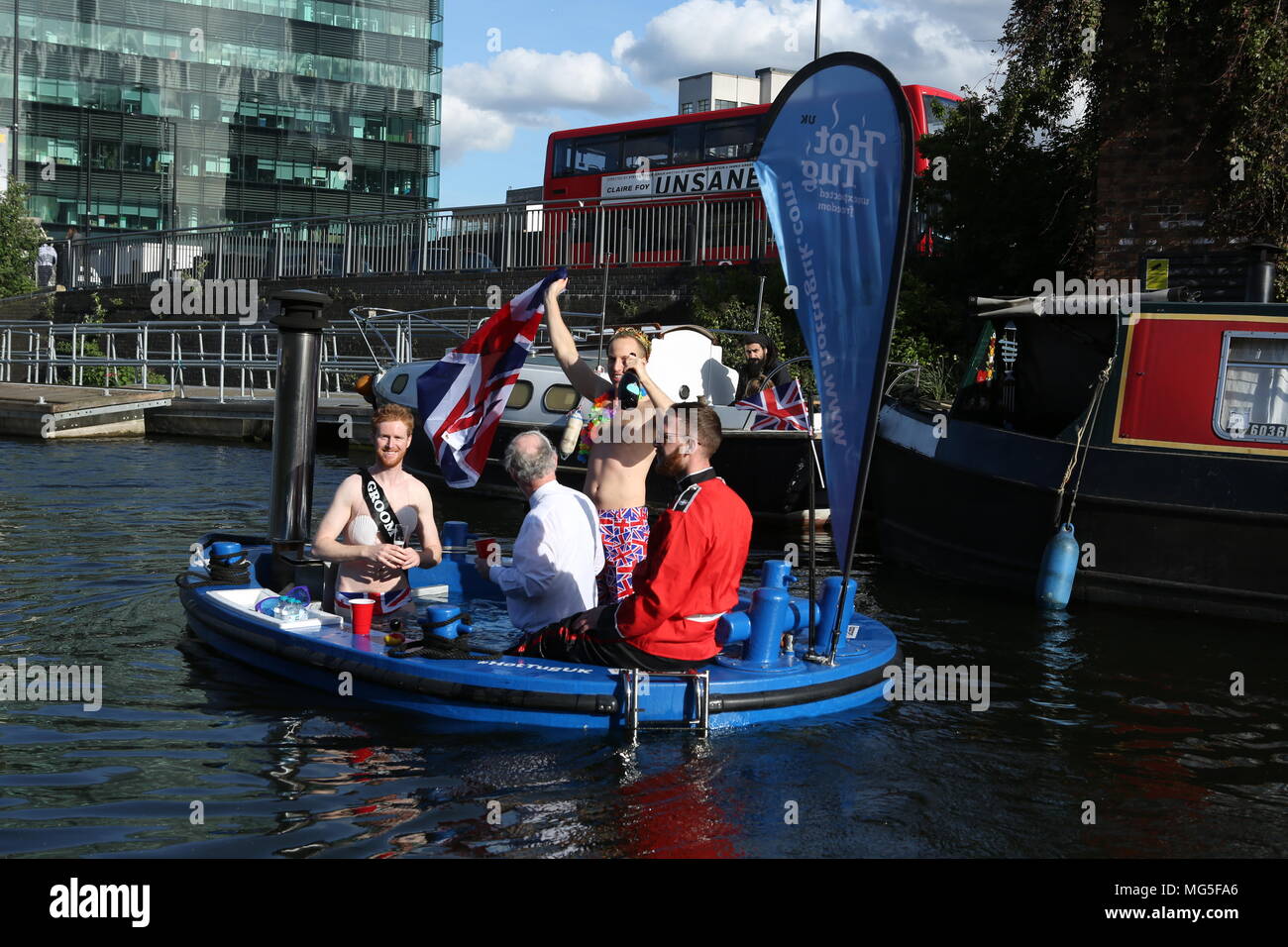 Bain à remous avec Royal assimilés célébrant le prince Harry's stag n 26 avril 2018 Banque D'Images