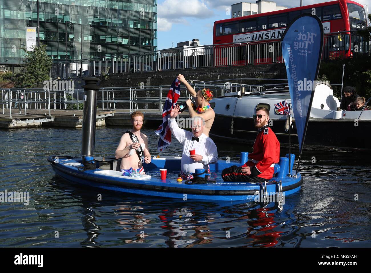 Bain à remous avec Royal assimilés célébrant le prince Harry's stag n 26 avril 2018 Banque D'Images