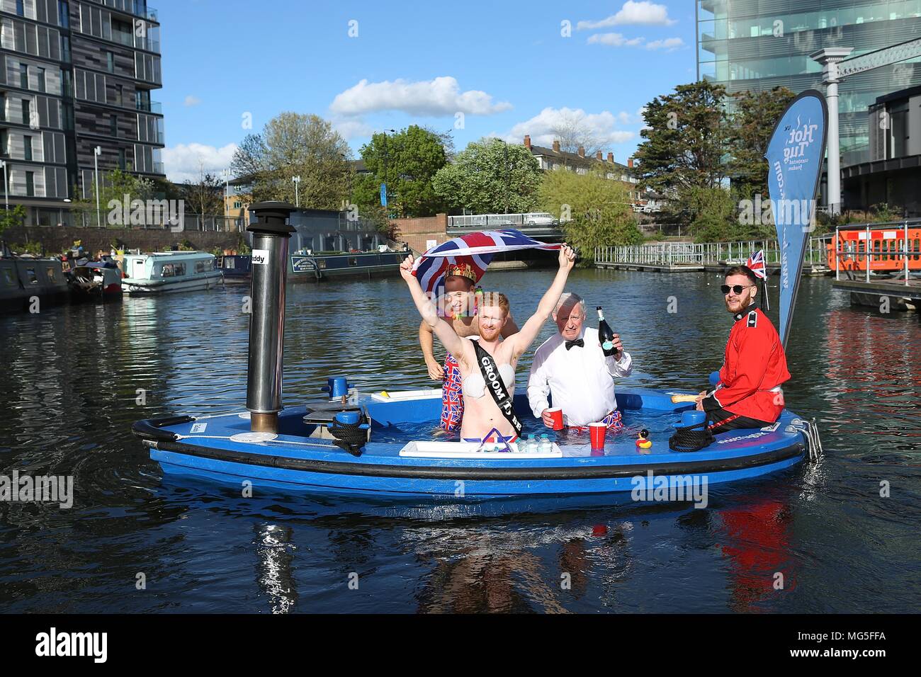 Bain à remous avec Royal assimilés célébrant le prince Harry's stag n 26 avril 2018 Banque D'Images