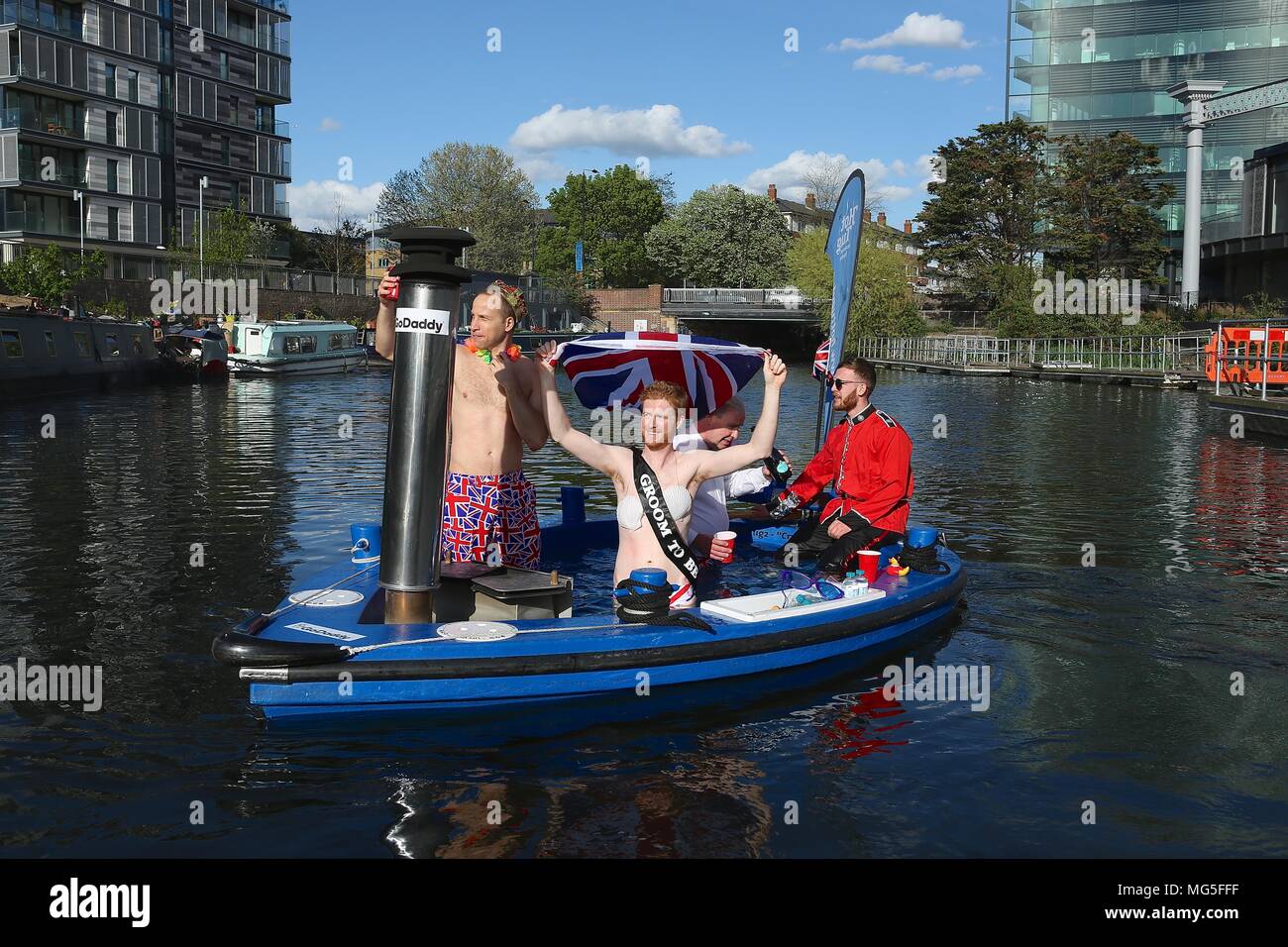 Bain à remous avec Royal assimilés célébrant le prince Harry's stag n 26 avril 2018 Banque D'Images