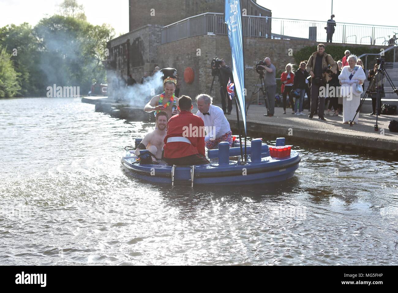 Bain à remous avec Royal assimilés célébrant le prince Harry's stag n 26 avril 2018 Banque D'Images