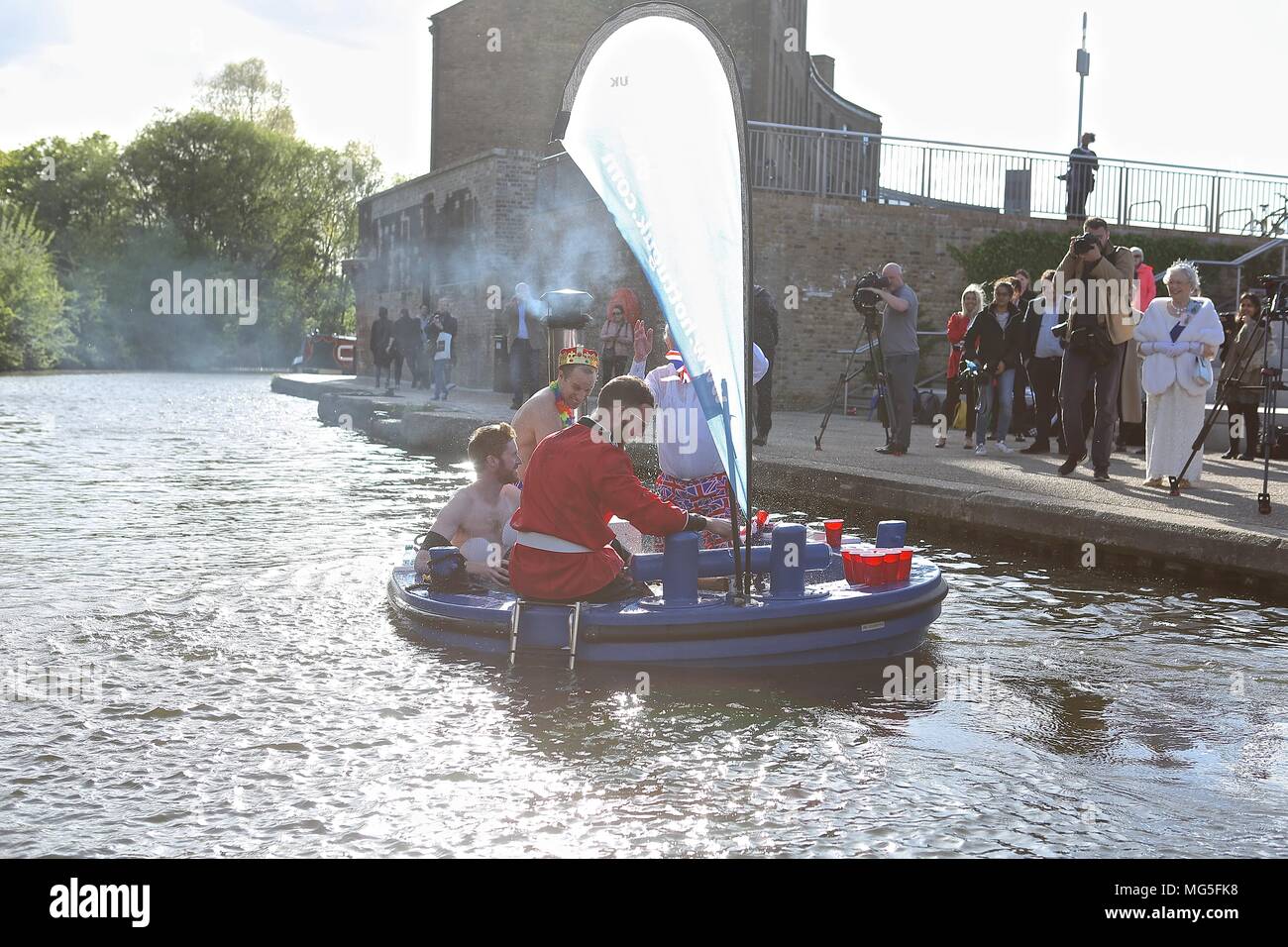 Bain à remous avec Royal assimilés célébrant le prince Harry's stag n 26 avril 2018 Banque D'Images