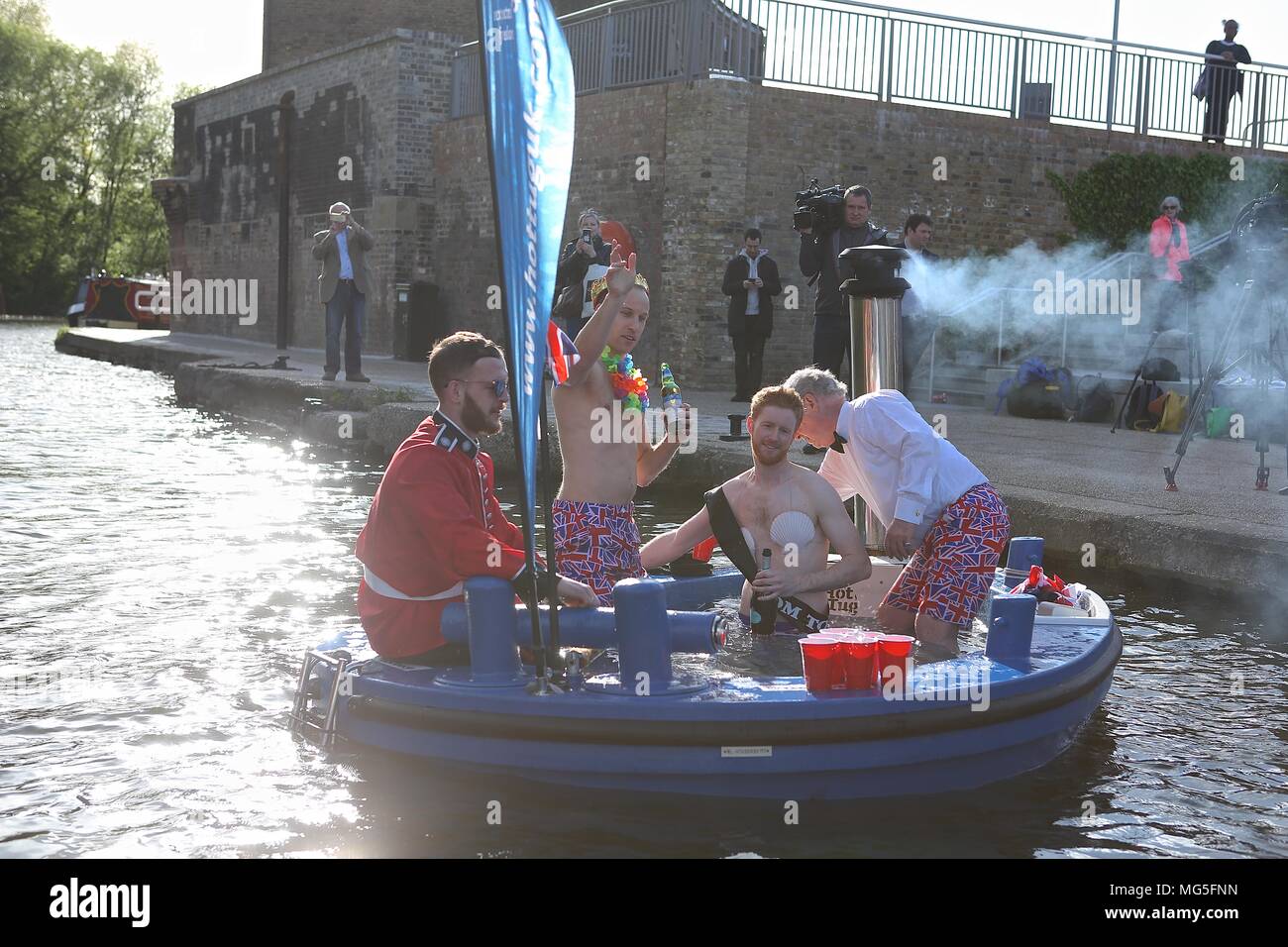 Bain à remous avec Royal assimilés célébrant le prince Harry's stag n 26 avril 2018 Banque D'Images