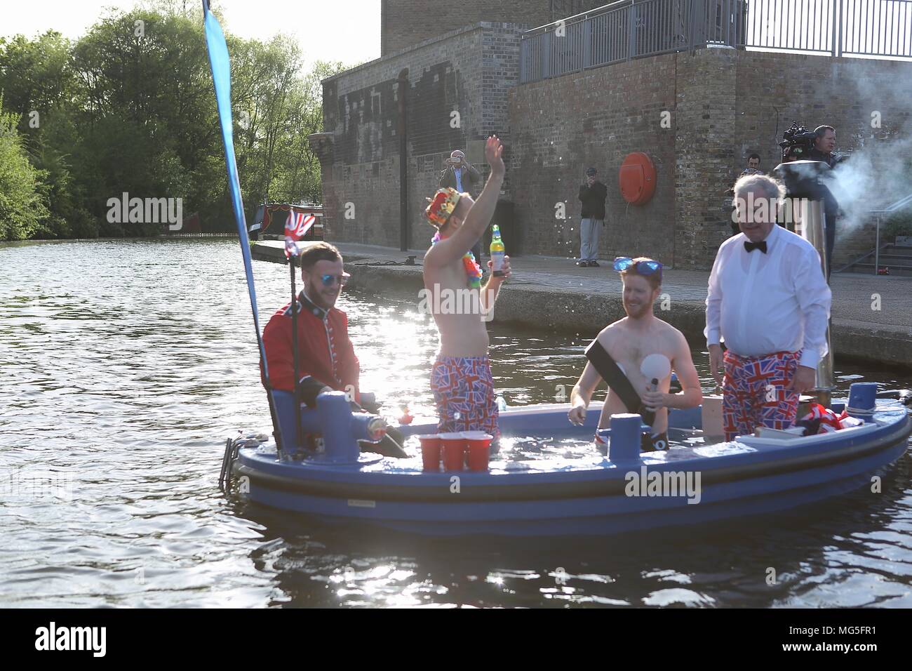 Bain à remous avec Royal assimilés célébrant le prince Harry's stag n 26 avril 2018 Banque D'Images