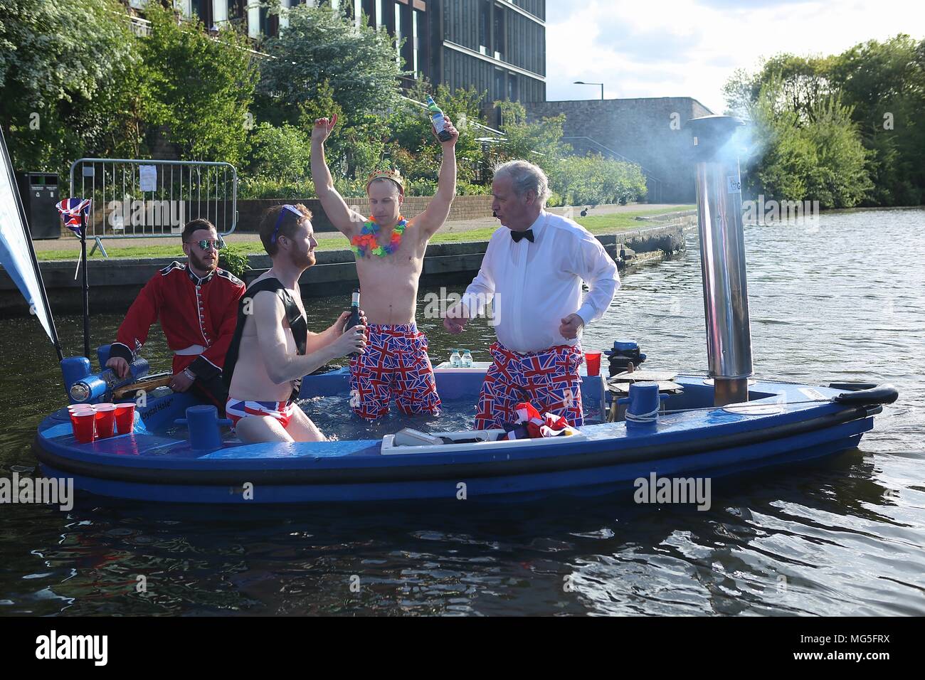 Bain à remous avec Royal assimilés célébrant le prince Harry's stag n 26 avril 2018 Banque D'Images