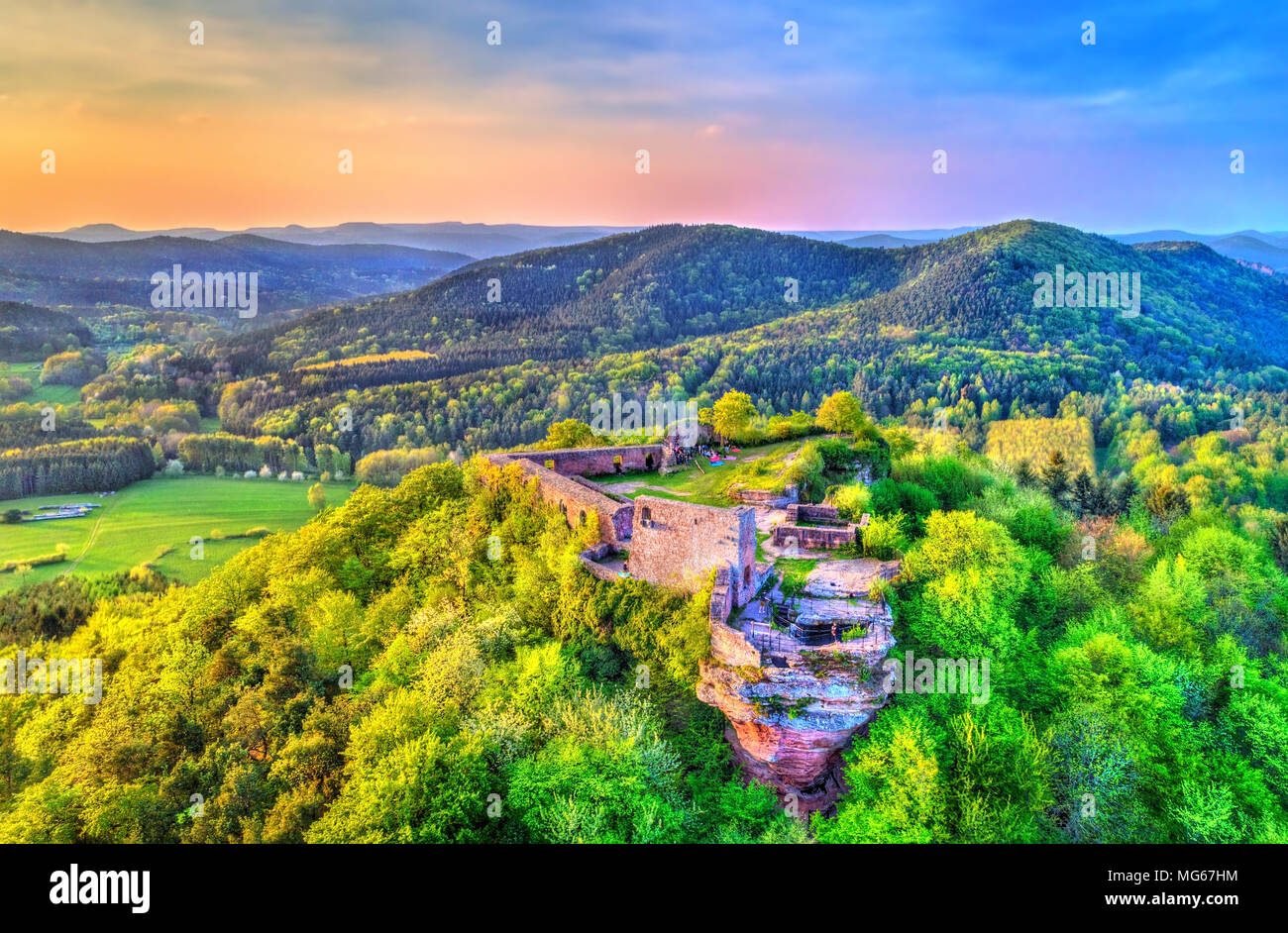 Château Lindelbrunn dans la forêt du Palatinat. Rhénanie-palatinat, Allemagne Banque D'Images