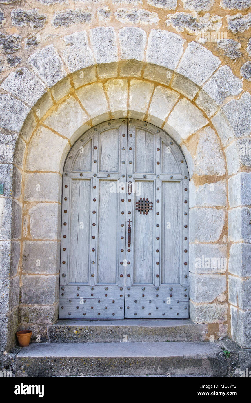 Porte de Saint Christol église, La Couvertoirade, étiqueté Les Plus Beaux Villages de France, France Banque D'Images