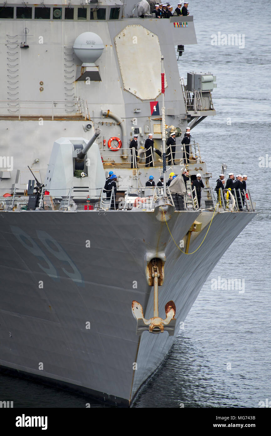 Gdynia, Pologne, 27 avril 2018. US Navy de la classe Arleigh Burke destroyer USS Farragut (DDG-99) au port de Gdynia, Pologne. 27 avril 2018 © Wojciech Strozyk / Alamy Live News Banque D'Images