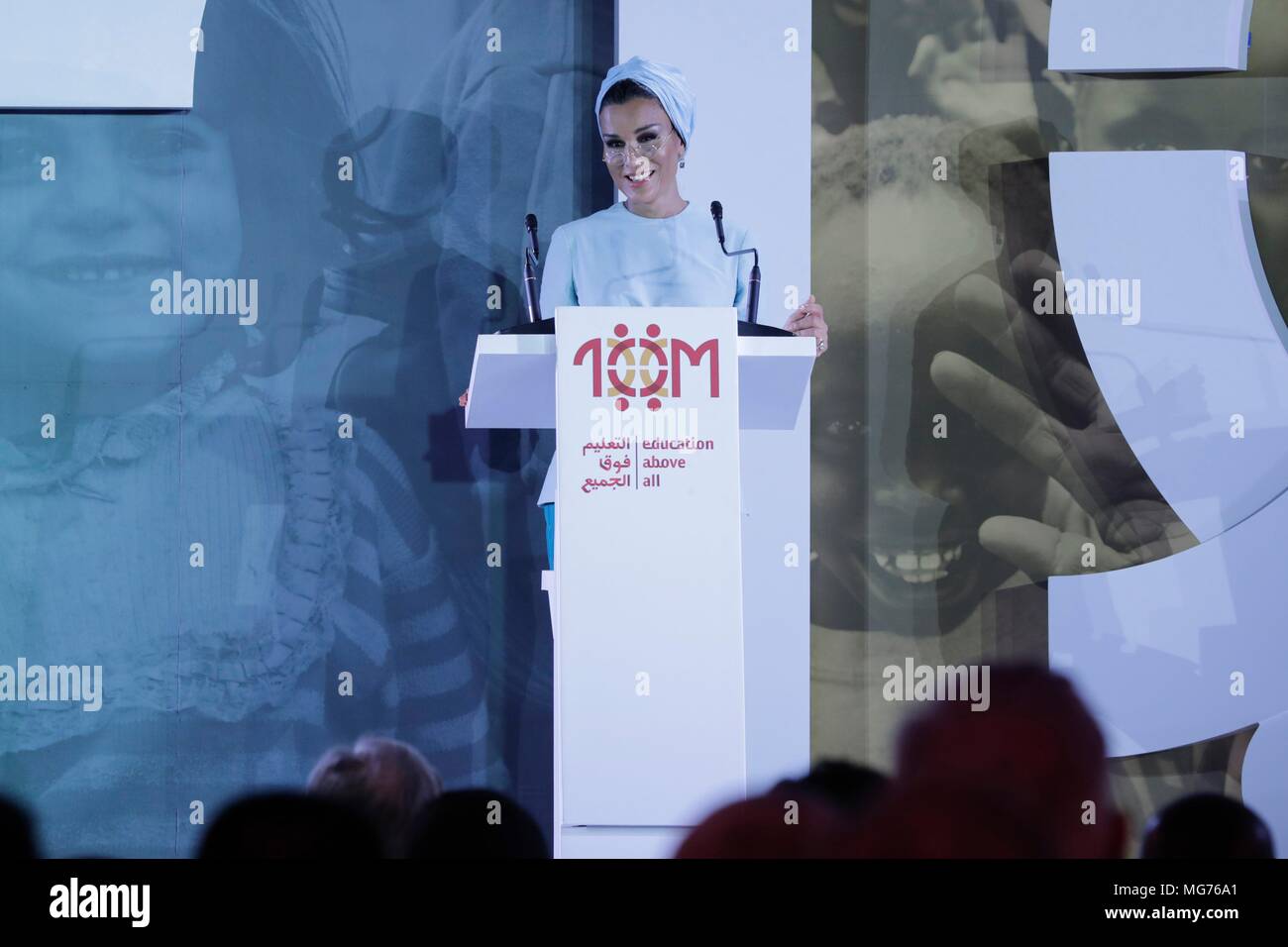 New York, USA, 27 avril 2018.Son Altesse Sheikha Moza bint Nasser Le développement par l'Initiative de l'éducation un événement sur l'éducation aujourd'hui à la Bibliothèque publique de New York à Manhattan. Photo : Luiz Rampelotto/EuropaNewswire dans le monde d'utilisation | Banque D'Images