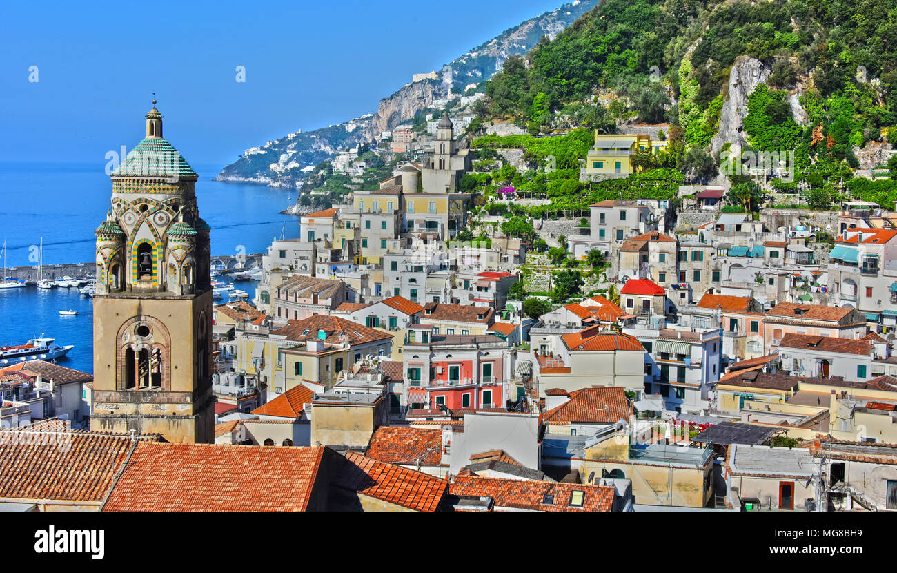 Amalfi dans la province de Salerne, Campanie, Italie Banque D'Images