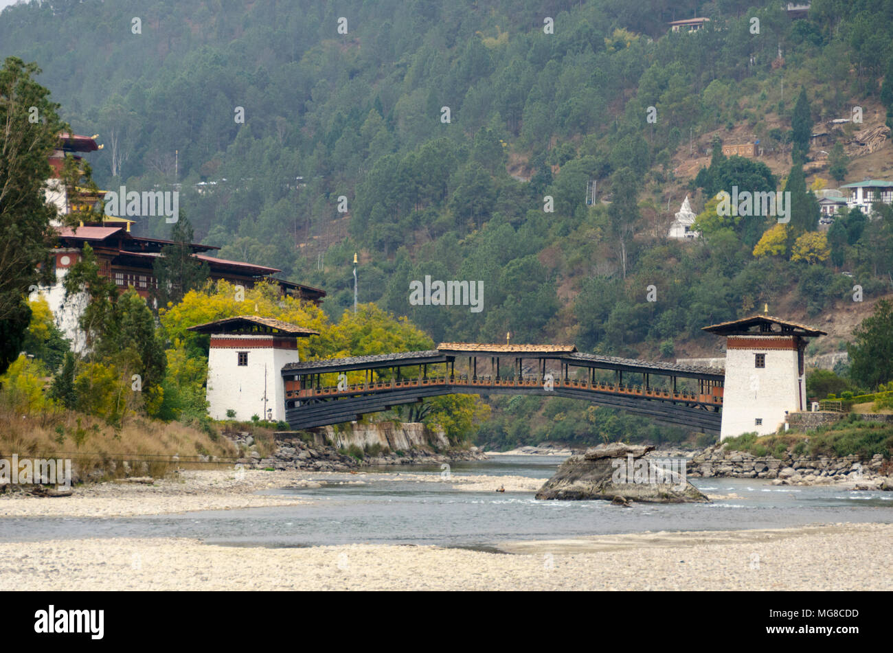 Pont cantilever à Punakha Dzong, le Bhoutan Banque D'Images