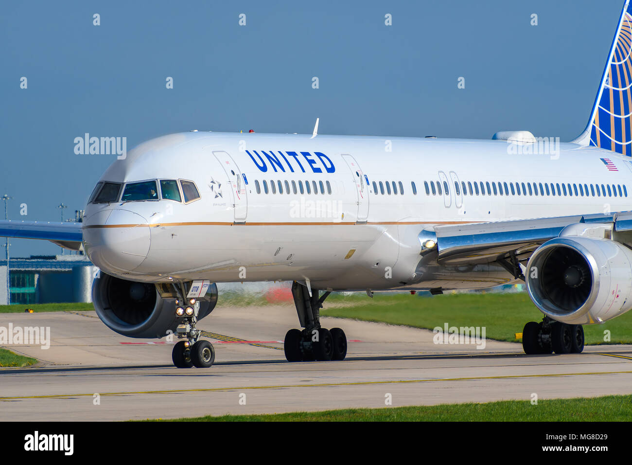 MANCHESTER, Royaume-Uni - 21 avril, 2018 : United Airlines Boeing 757 prête à partir à l'aéroport de Manchester Banque D'Images