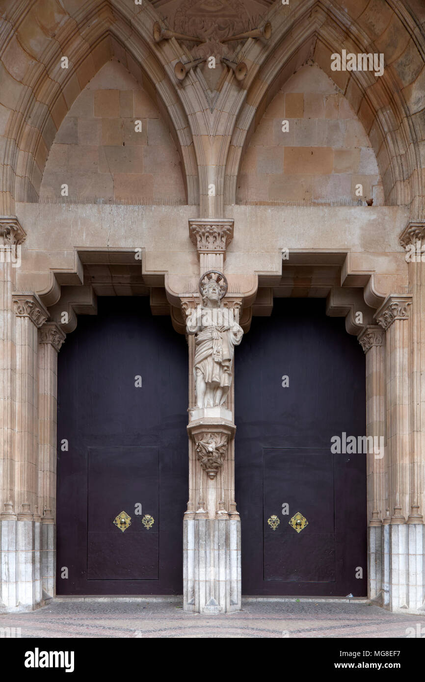 Portes d'entrée, portail, Saint Barthélémy, église paroissiale catholique romaine, Plaza de sa Constitució, Sóller, Serra de Tramuntana Banque D'Images