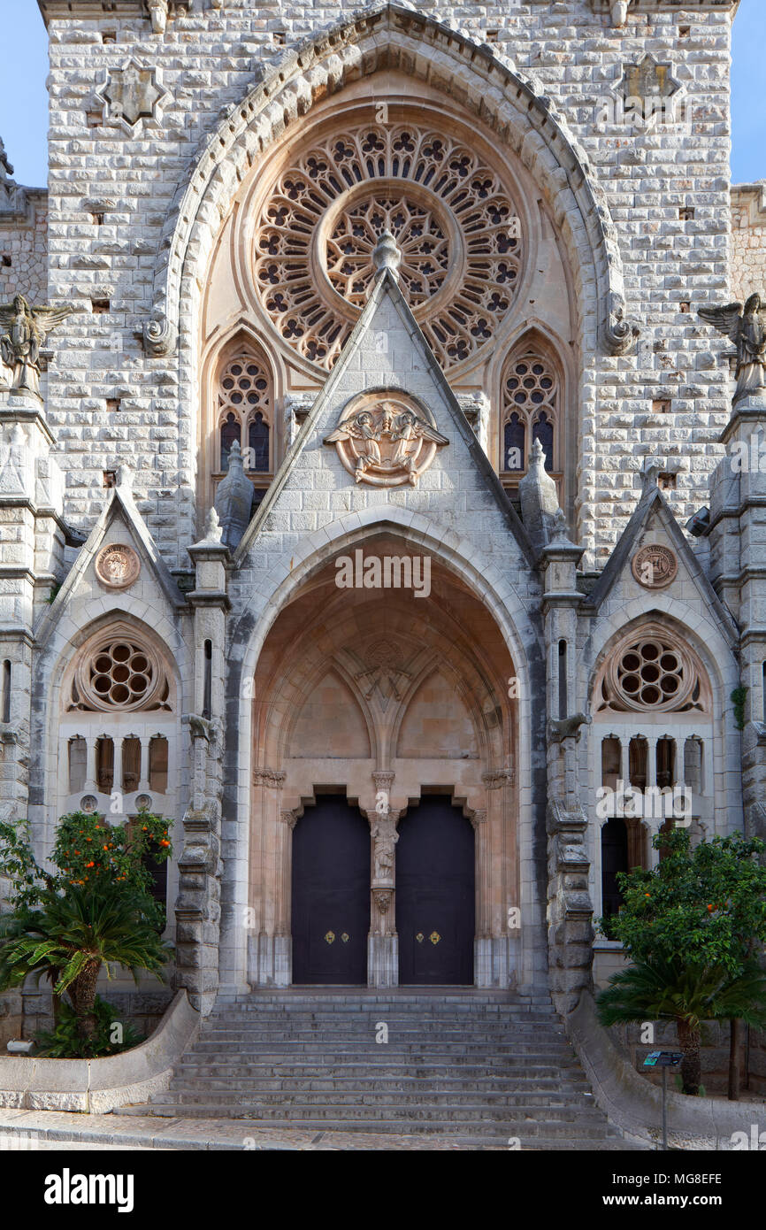 Portail, Église de Saint-barthélemy, église paroissiale catholique romaine, Plaza de sa Constitució, Sóller, Serra de Tramuntana, Majorque Banque D'Images