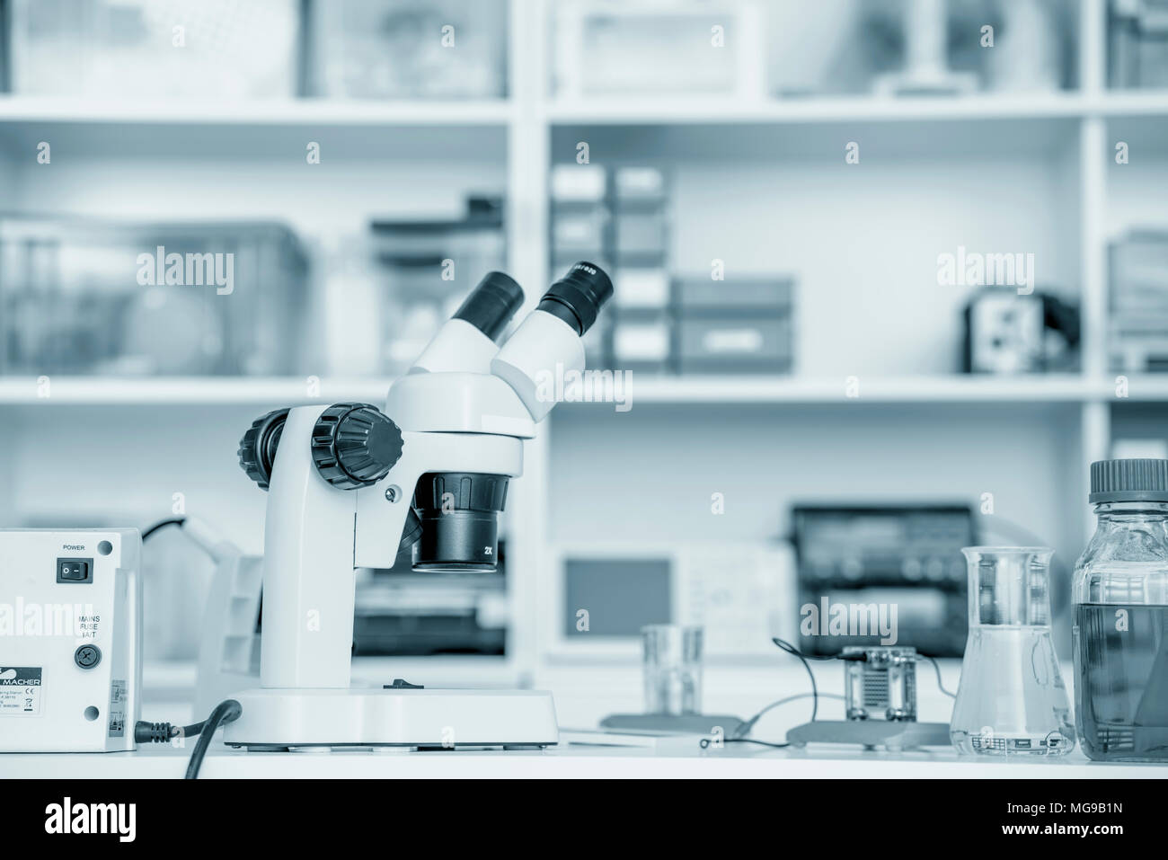 Microscope in laboratory. Banque D'Images