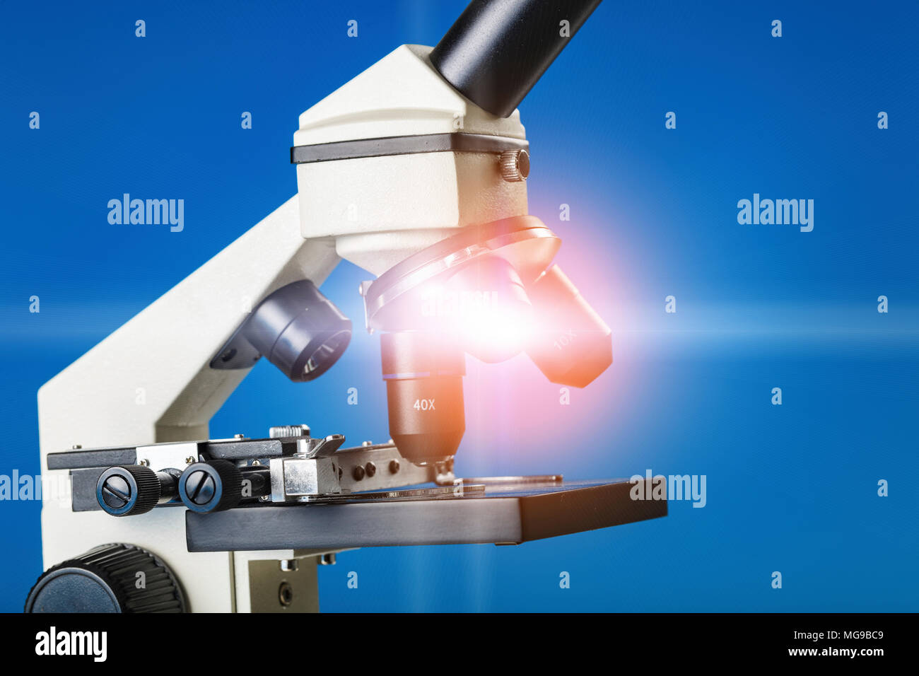 Microscope photonique. Banque D'Images