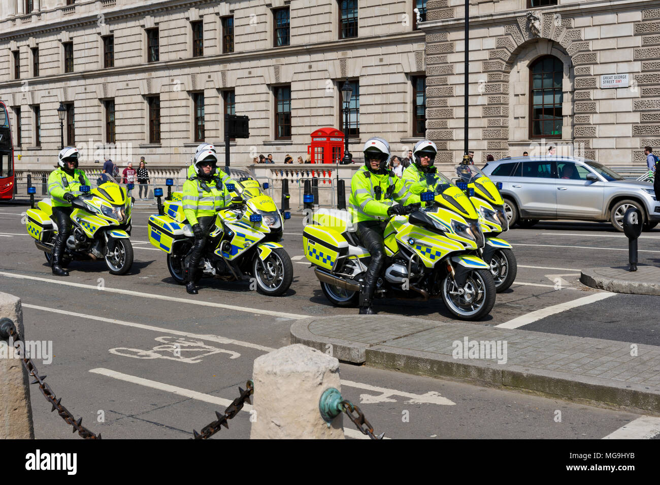 Sur les motos de la Police métropolitaine, Londres, Angleterre, Royaume-Uni Banque D'Images