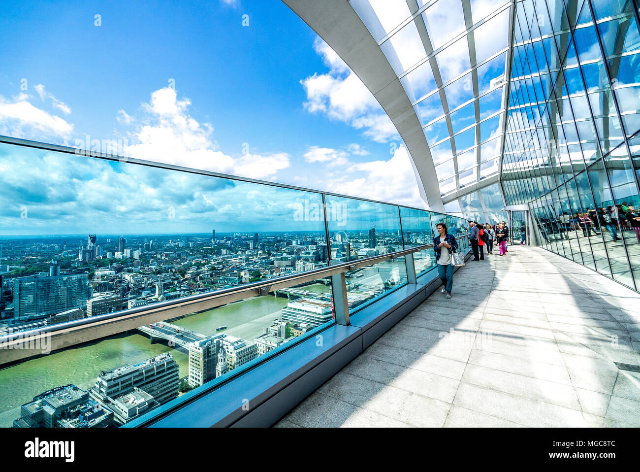 La belle et rare bâtiment à 20 Fenchurch Street à Londres a été surnommé le talkie-walkie. L'Angleterre Banque D'Images