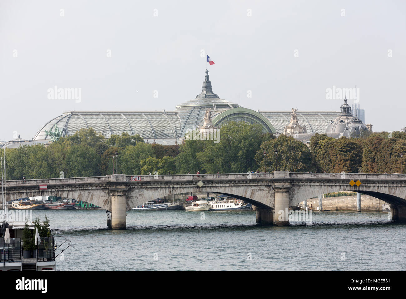 Pont de la concorde sur Seine à Paris, France Banque D'Images