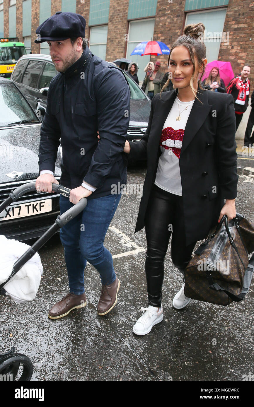 Sam et Billie Faiers arrivant à AOL Construire naltrexone à promouvoir la momie d'un journal personnel. Paul Martin était en train de Rosie la pram - Londres avec : Sam Faiers, Paul Knightley Où : London, Royaume-Uni Quand : 28 mars 2018 Source : WENN.com Banque D'Images