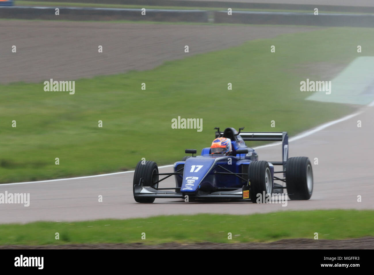 Rockingham, Royaume-Uni. Apr 28, 2018. Cbrd British Formula 3 (F3) pilote de championnat Clément Novalak (Carlin) sur le circuit Crédit : Paren Raval/Alamy Live News Banque D'Images