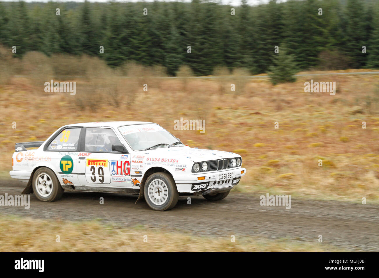 Forêt de Kielder, Northumberland, Royaume-Uni, 28 avril 2018. Pilotes de rallye dans la concurrence internationale et le Rallye Pirelli FUCHS Lubrifiant MSA British Historic Rally Championship. (Spéciale 1 - Pundershaw 1). Andrew Cheal/Alamy Live News Banque D'Images