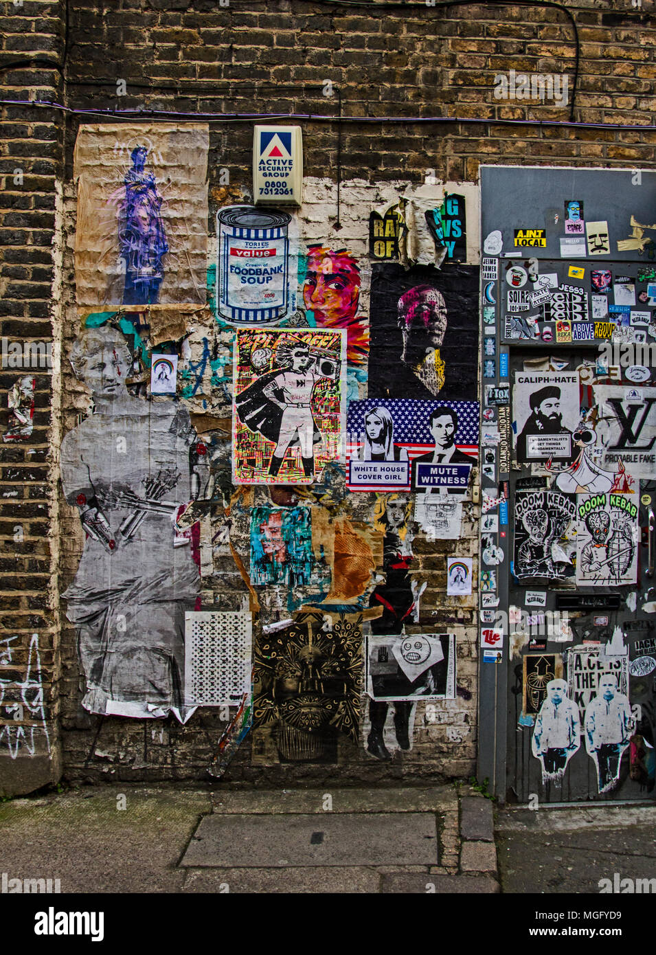 London street art, donnant la couleur et l'art dans les rues de London's coins cachés. Banque D'Images