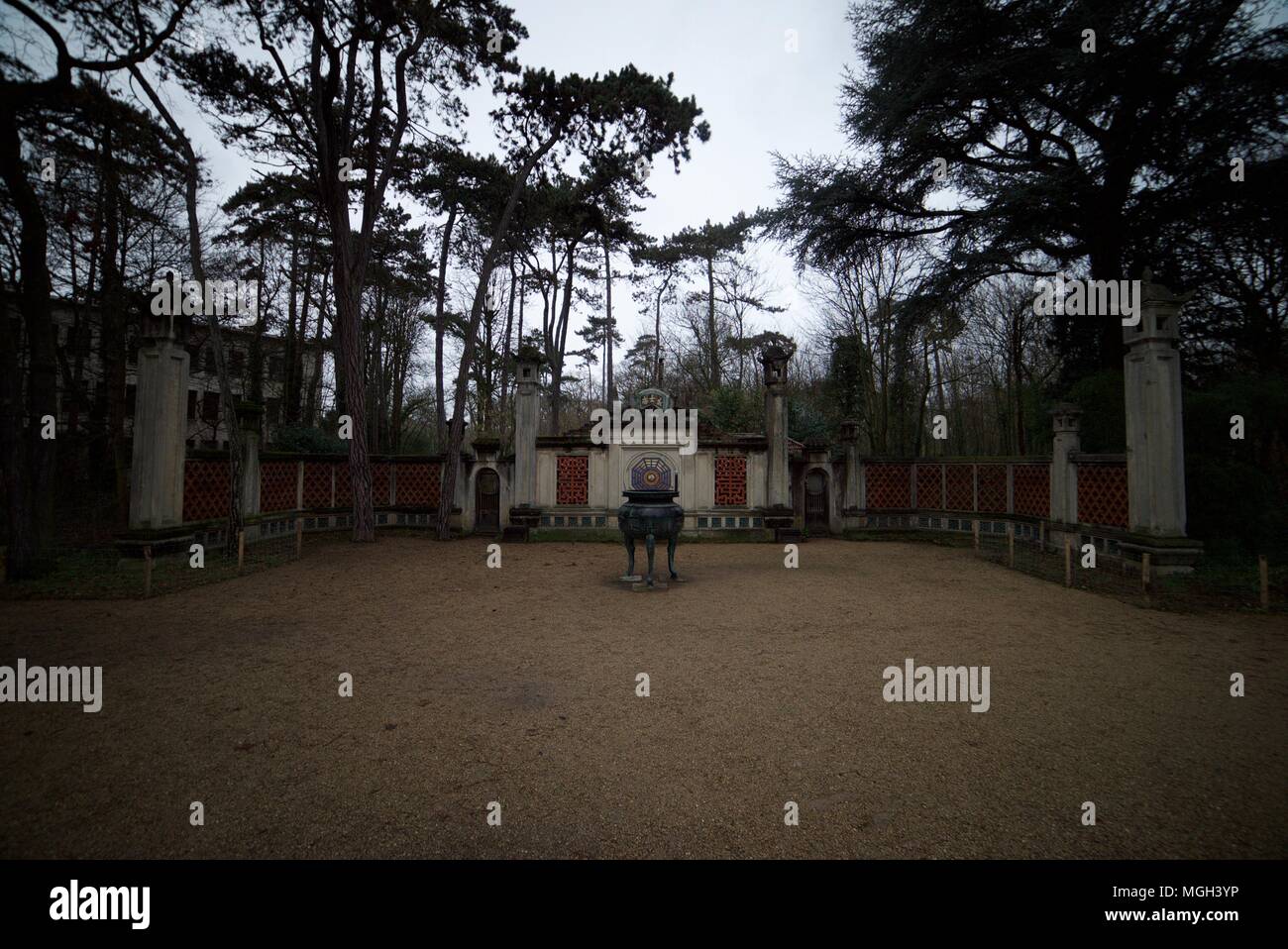 Le Mémorial du Vietnam au zoo humain abandonné à Paris (Jardin d'Agronomie Tropicale) Banque D'Images