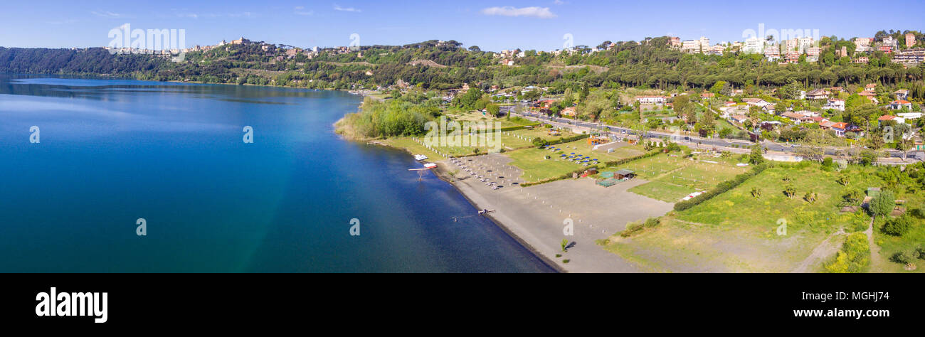 Vue panoramique d'ALBANO LAC DE L'autre, Province de Rome, Latium, Italie centrale. Banque D'Images