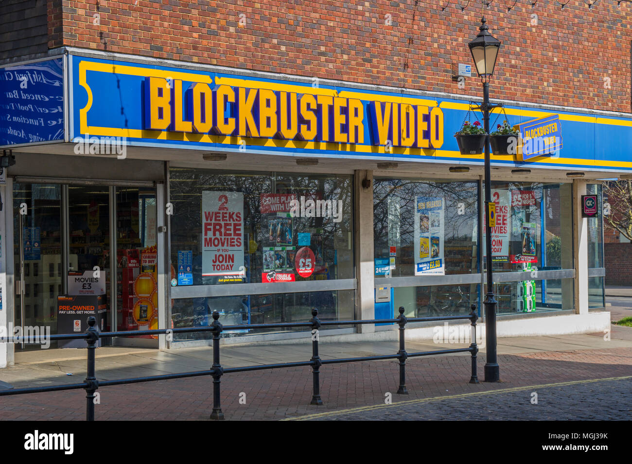 Blockbuster Video,vidéo,une boutique de location d'Ashford, Kent, Angleterre, Royaume-Uni Banque D'Images