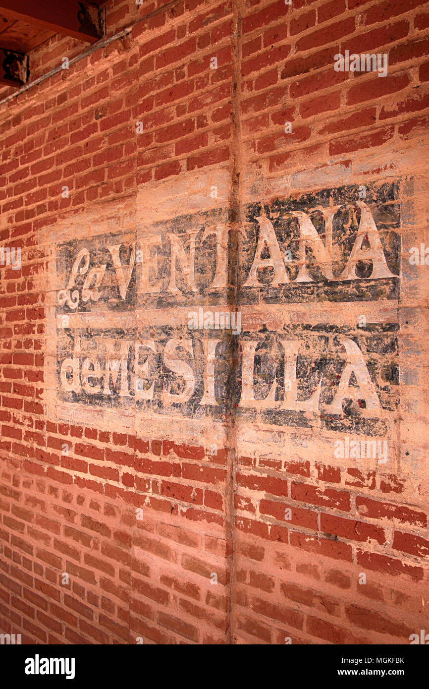 La Ventana de Mesilla Enseigne peinte sur un mur de brique à Las Cruces NM Banque D'Images