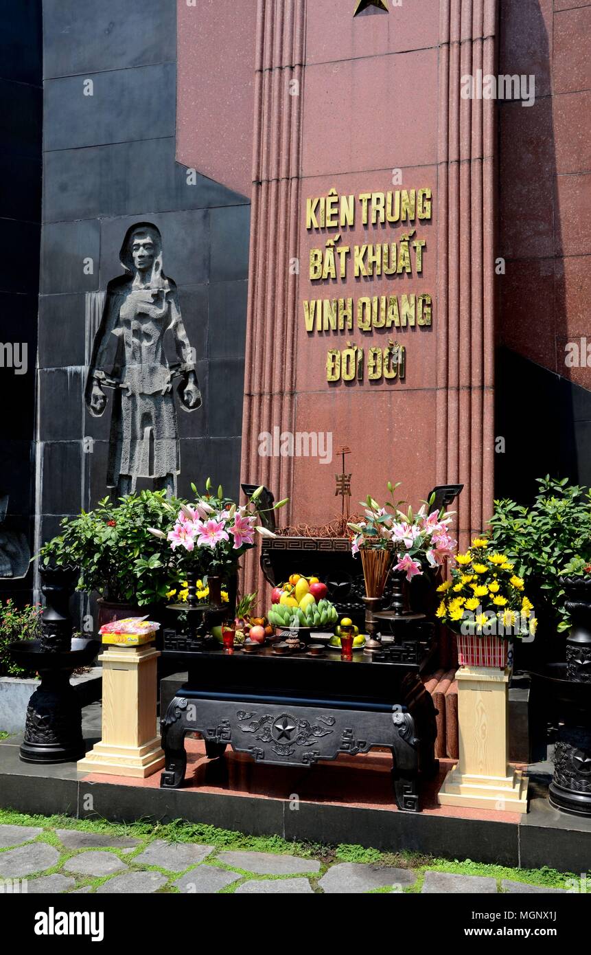 L'offre et de l'autel aux Vietnamiens la guerre et de la résistance contre les envahisseurs étrangers morts à la prison Hoa Lo Hanoi Hilton Hilton Hanoi Vietnam Banque D'Images
