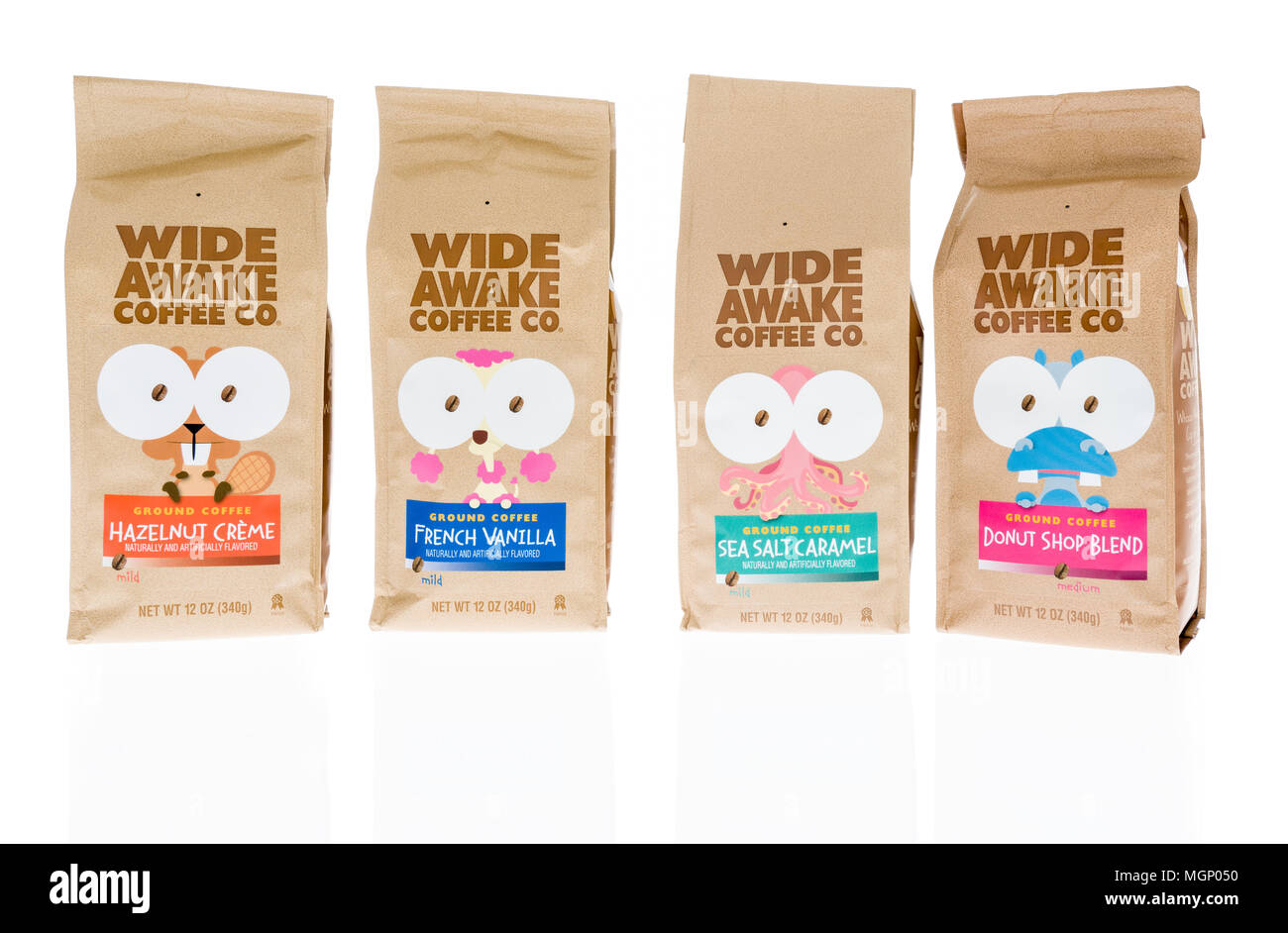 Winneconne, WI - 11 mars 2018 : une collection de Wide Awake coffee company en saveurs de crème de noisette, vanille française, caramel au sel de mer et beignerie Banque D'Images