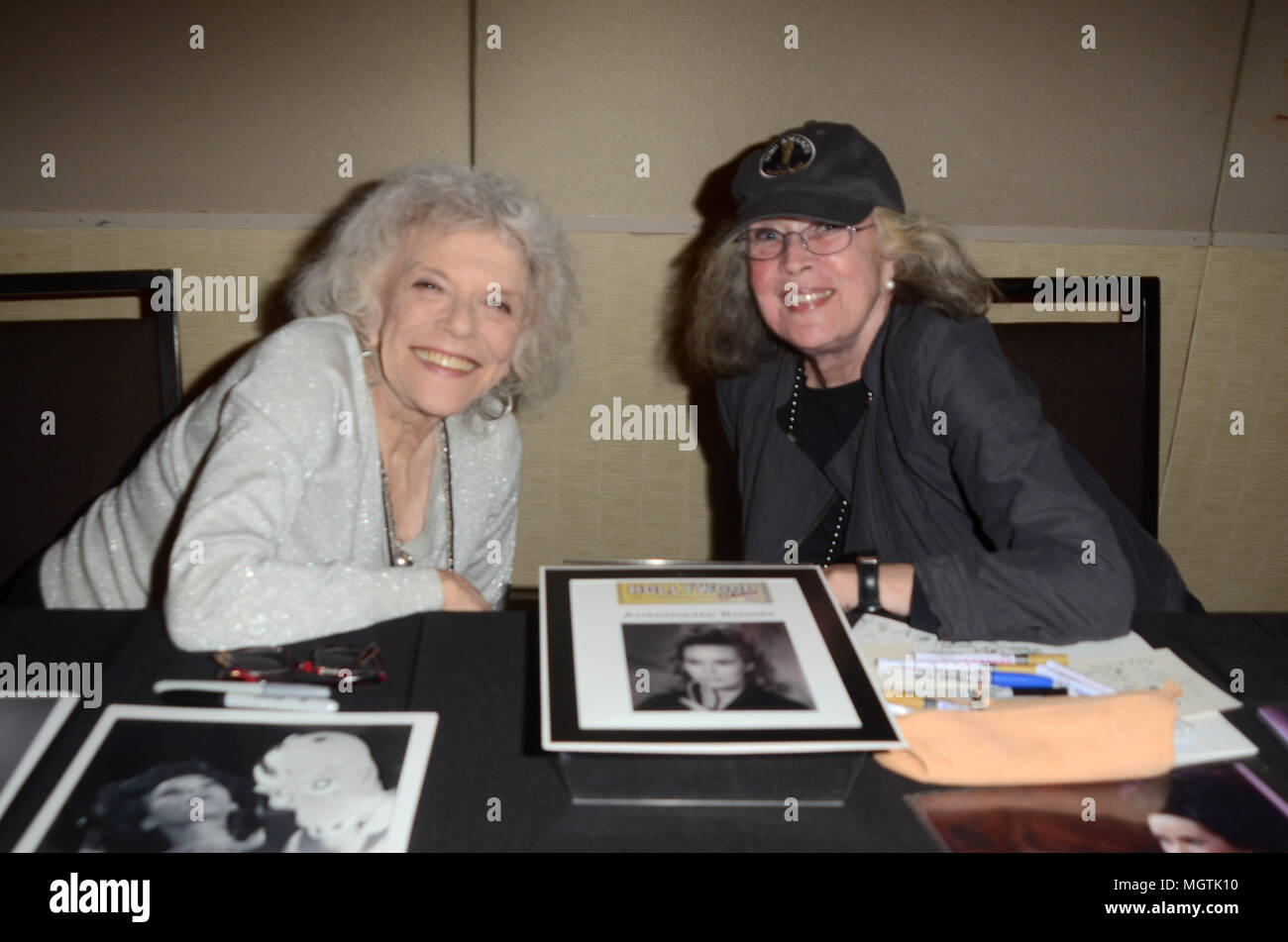 Los Angeles, CA, USA. Apr 28, 2018. Jacqueline Scott, Antoinette Bower au Hollywood montrer au Westin LAX à Los Angeles, Californie le 28 avril 2018. Crédit : David Edwards/media/Alamy Punch Live News Banque D'Images