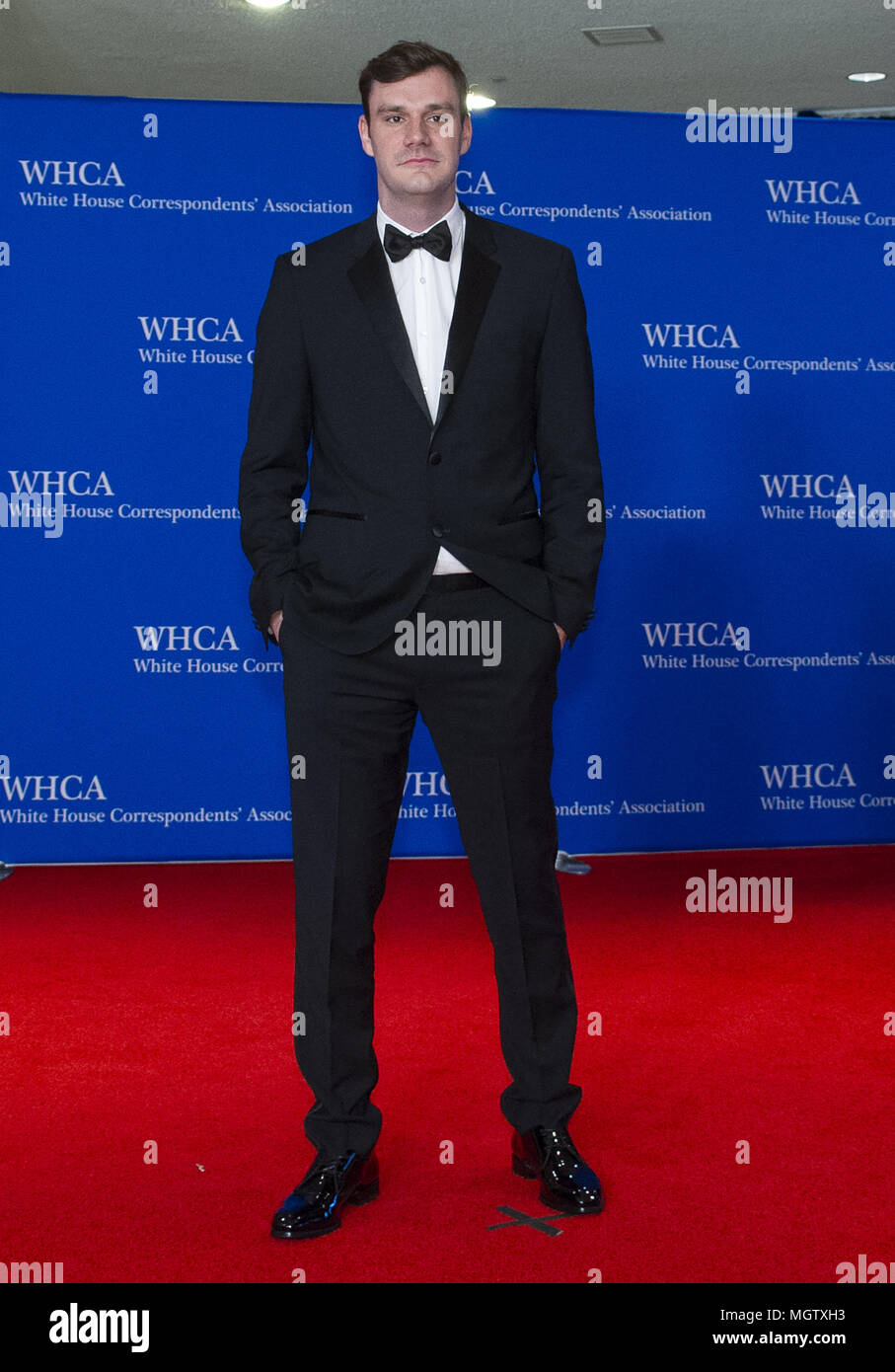 Washington, District de Columbia, Etats-Unis. Apr 28, 2018. Cooper Hefner, directeur général de la création d'entreprises de Playboy, arrive pour la Maison Blanche 2018 Dîner annuel de l'Association des correspondants à l'hôtel Hilton de Washington le Samedi, Avril 28, 2018. Cooer est le fils de feu le fondateur de Playboy Hugh Hefner.Credit : Ron Sachs/CNP. Credit : Ron Sachs/CNP/ZUMA/Alamy Fil Live News Banque D'Images