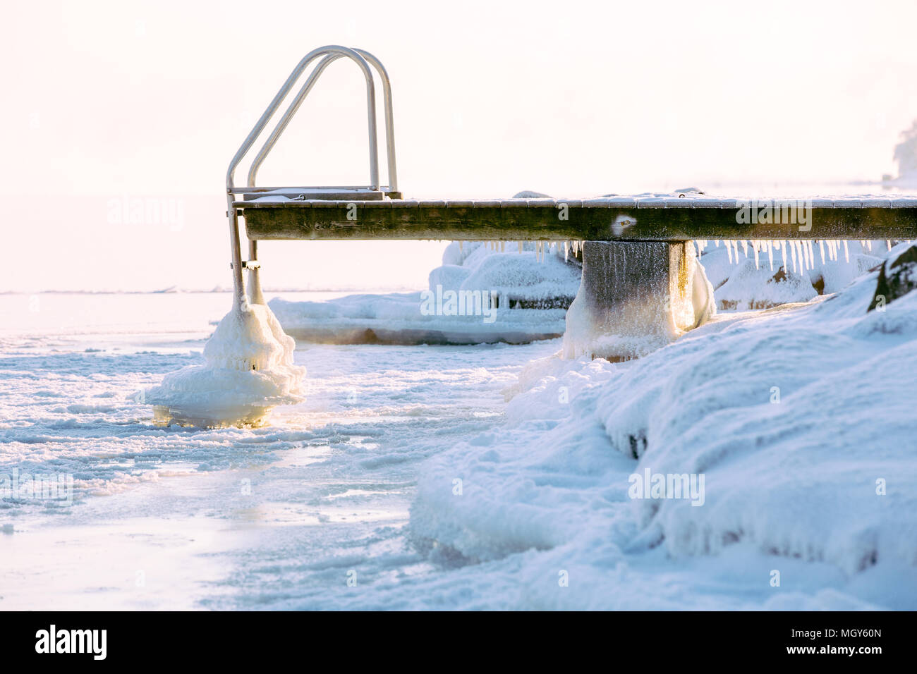 Jetée en bois gelés à Lauttasaari Helsinki,Finlande,europe, Banque D'Images