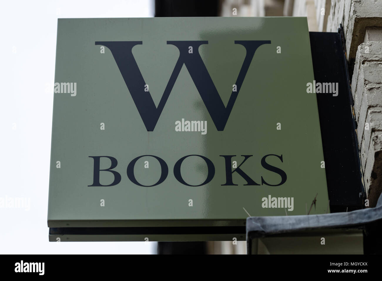 Waterstones book store façade et la signalisation à Brentwood Essex Banque D'Images