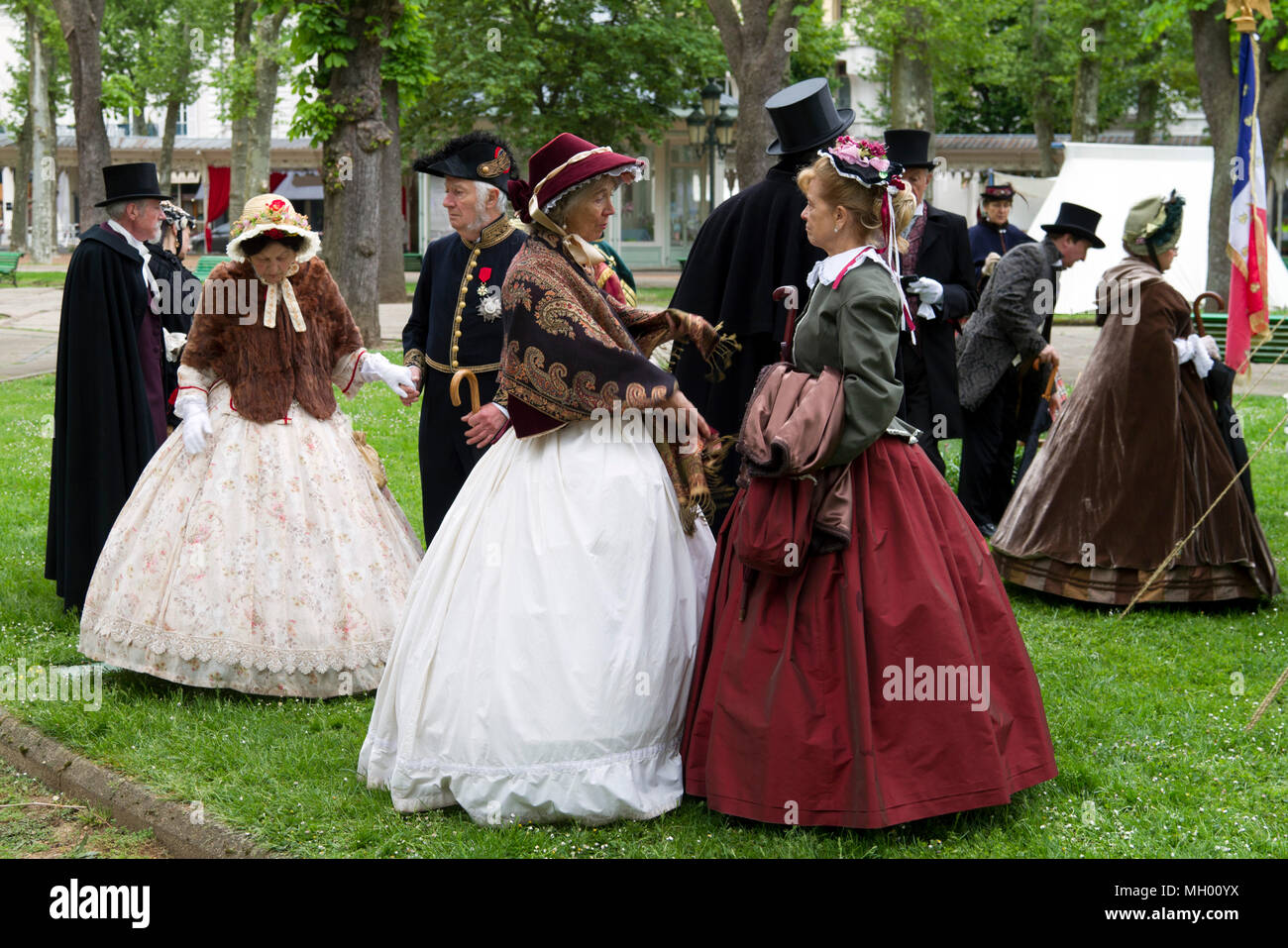 Des personnages costumés pour la fête du 3e Napoléon à Vichy Allier France Banque D'Images