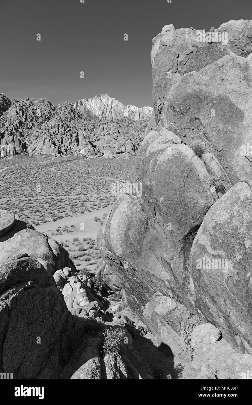 Alabama Hills, un film de définir l'emplacement pour de nombreux films à Hollywood et aire de loisirs populaire sous le Mont Whitney dans la partie Est de la Sierra, en Californie Banque D'Images