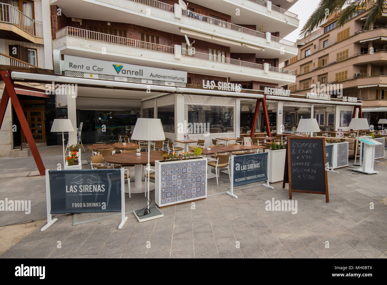 Las Sirenas restaurant près de la marina à Port Alcudia, Mallorca, Iles Baléares, Espagne, Europe Banque D'Images